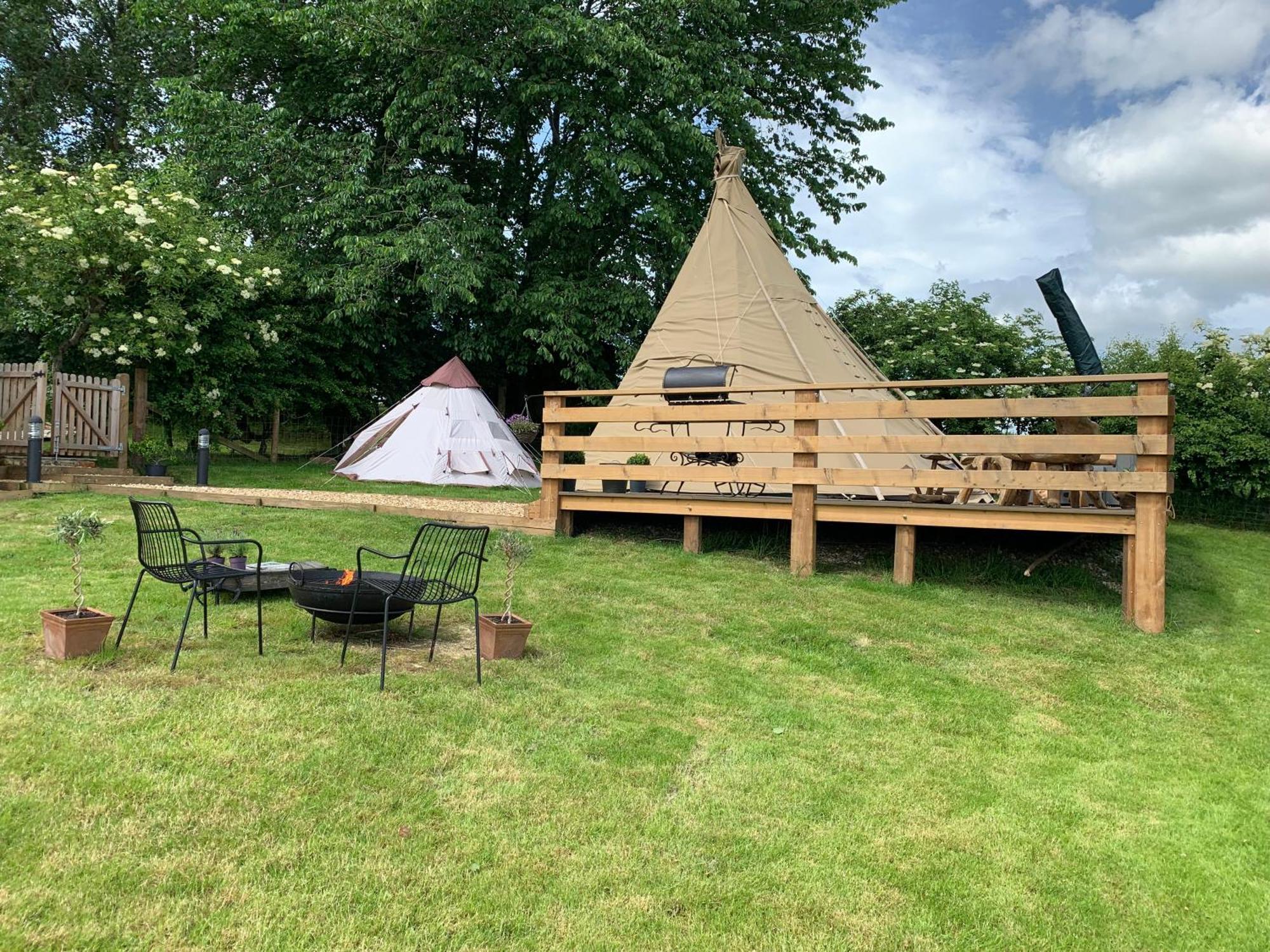 Burtree House & Retreats Tipi With Secluded Hot Tub Hotel Thirkleby Buitenkant foto