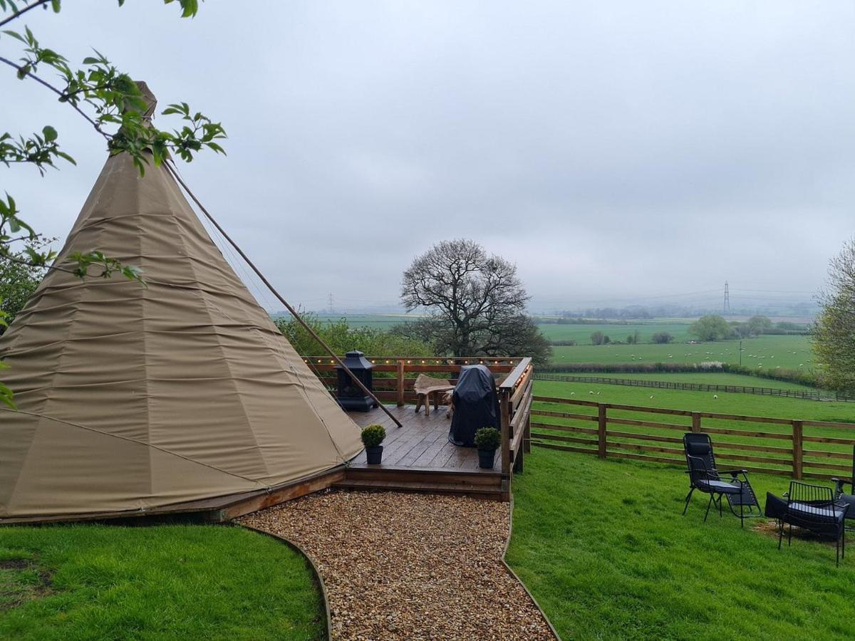 Burtree House & Retreats Tipi With Secluded Hot Tub Hotel Thirkleby Buitenkant foto